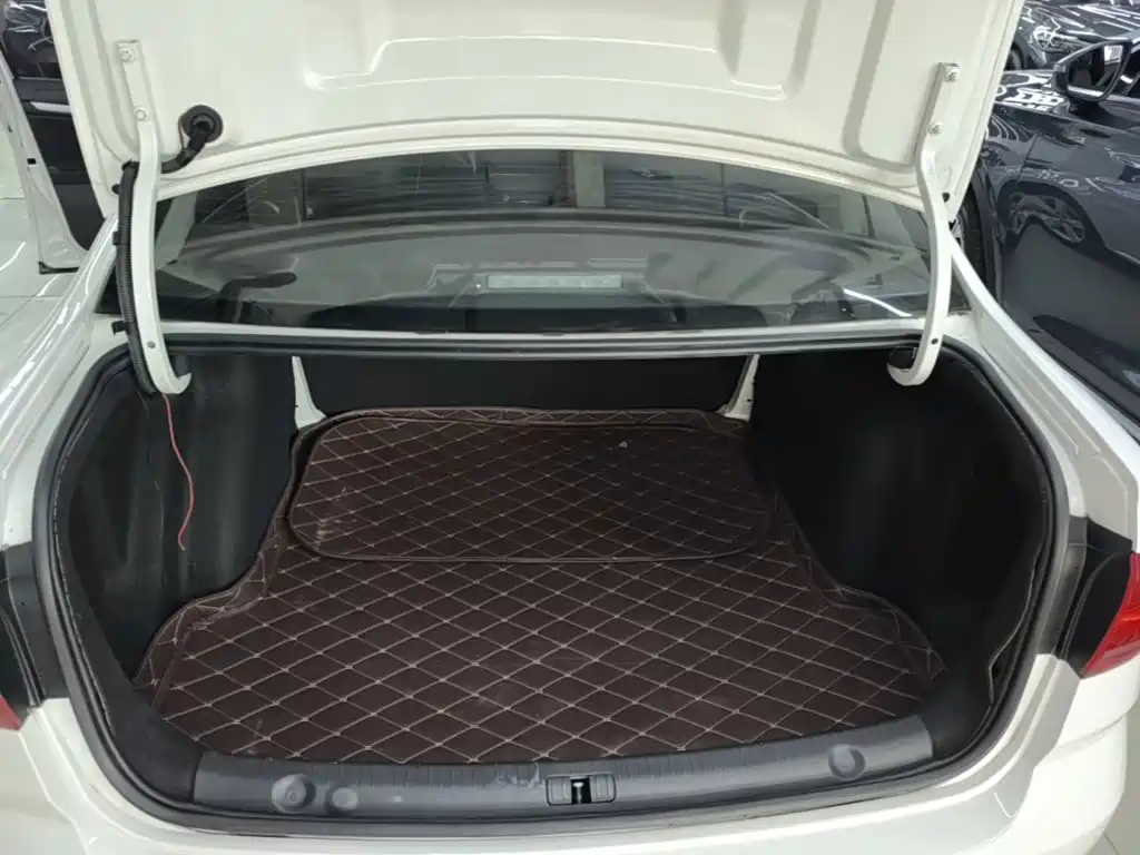 Volkswagen Lavida — миниатюра 19