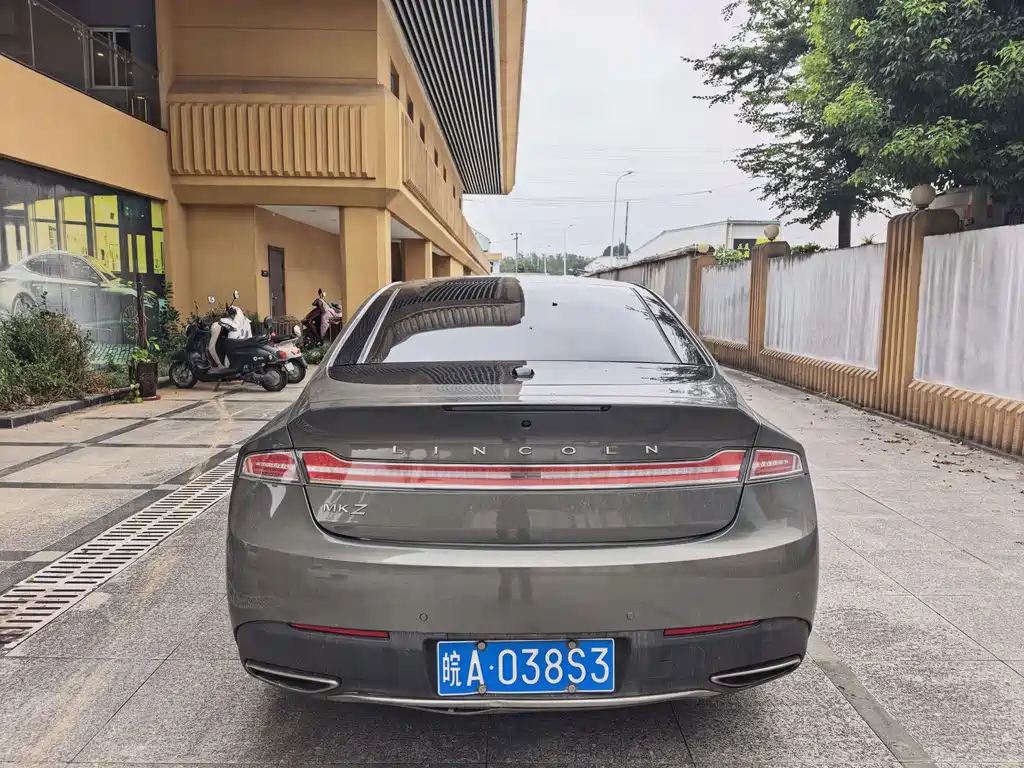 Lincoln MKZ — миниатюра 5