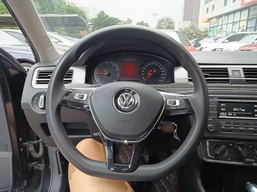 Volkswagen Santana — миниатюра 11