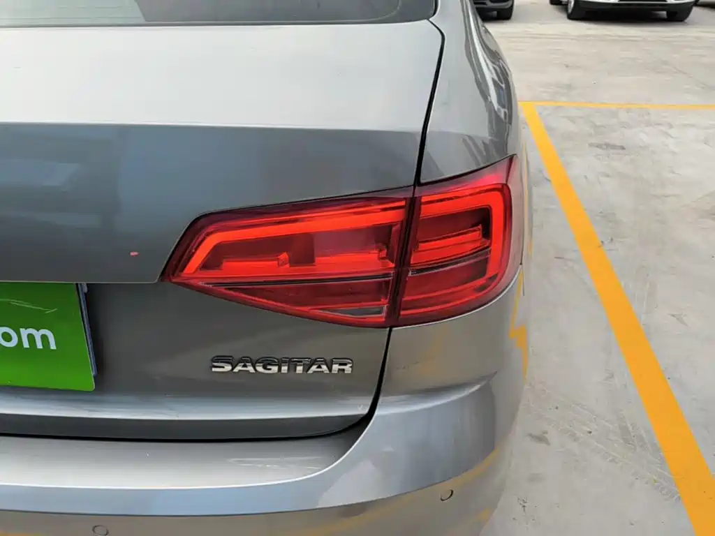 Volkswagen Sagitar — миниатюра 8