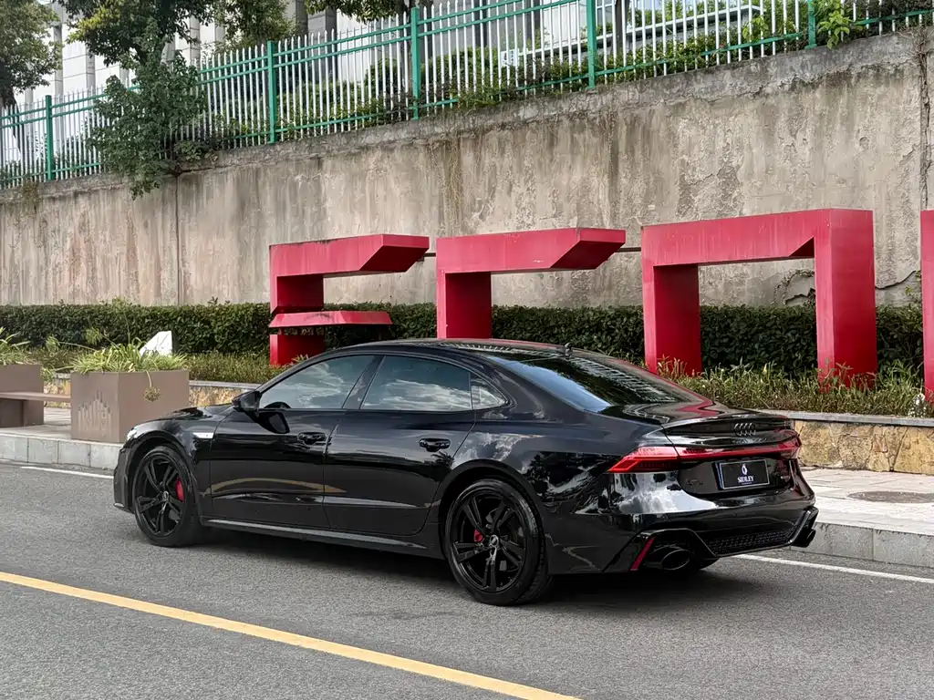 Audi A7L 2022 45 TFSI quattro S-line