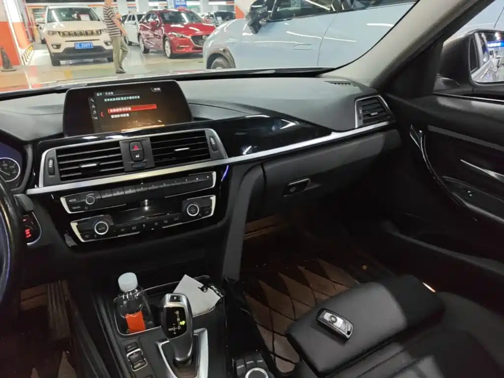 BMW 3 Series — миниатюра 13