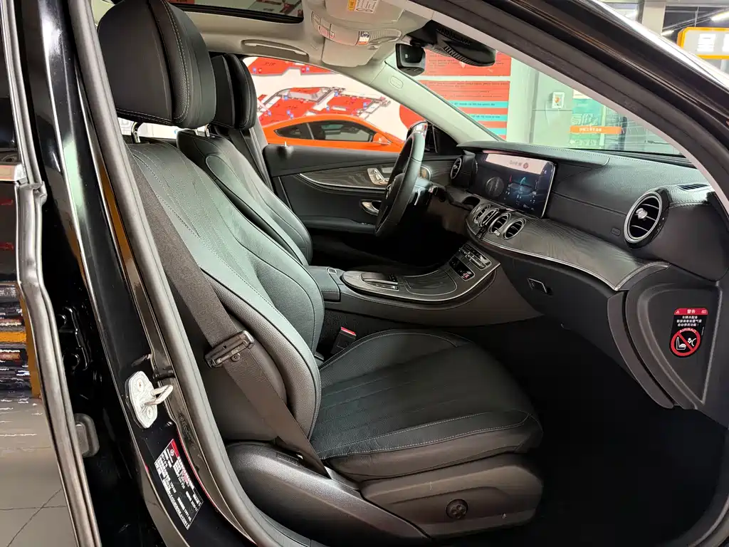 Mercedes-Benz E-Class — миниатюра 9