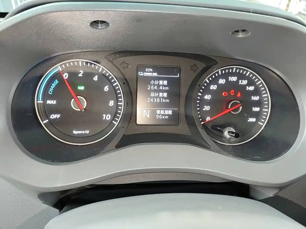 Wuling Yangguang — миниатюра 12