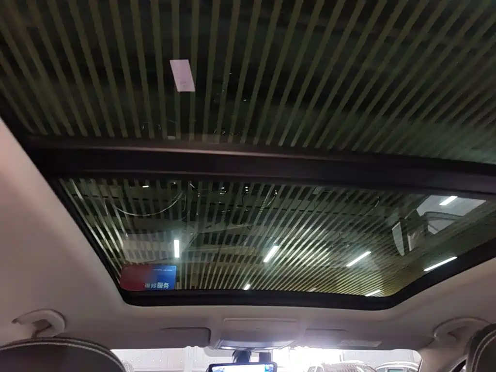 Volkswagen Tiguan L — миниатюра 18