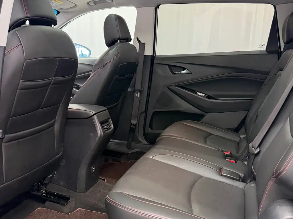 Chevrolet Volando — миниатюра 10