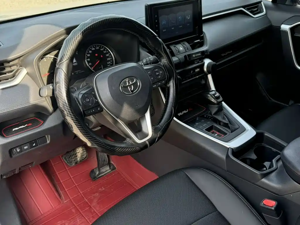 Toyota RAV4 — миниатюра 13