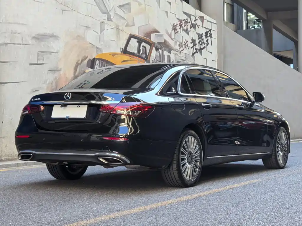 Mercedes-Benz E-Class — миниатюра 5