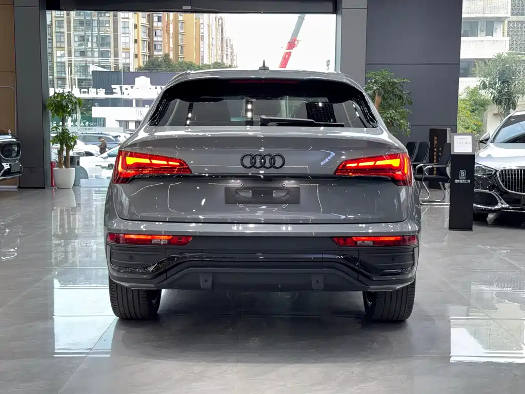 AUDI Q5L SPORTBACK