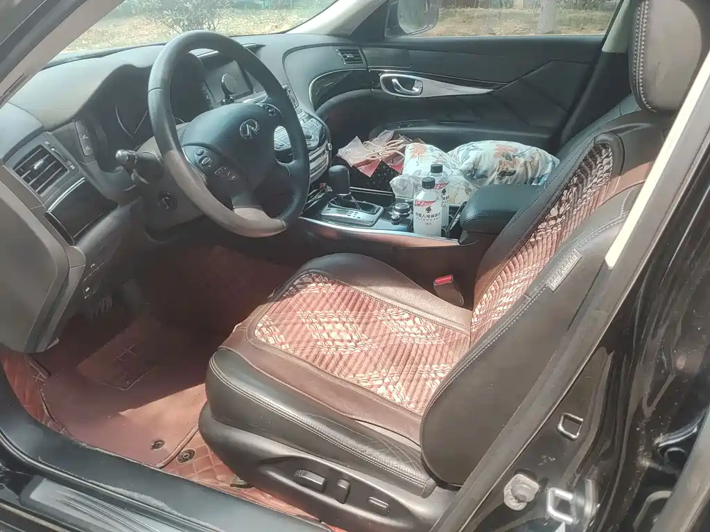 Infiniti Q70 — миниатюра 6