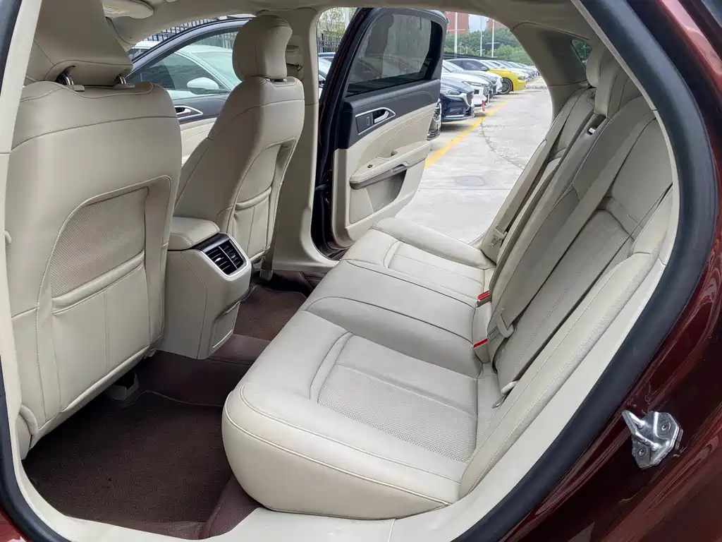 Ford Taurus — миниатюра 11