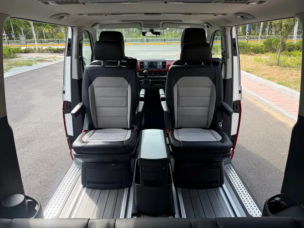 Volkswagen Multivan — миниатюра 17