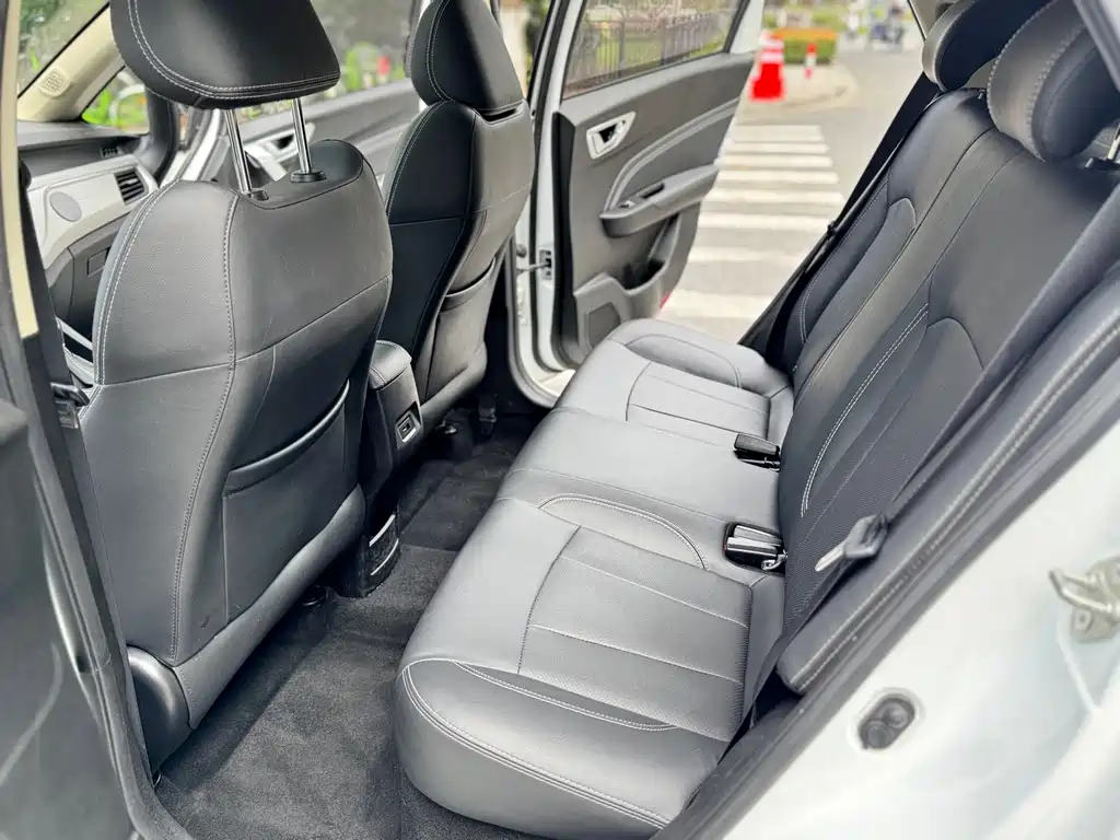 Geely Vision X3 — миниатюра 9