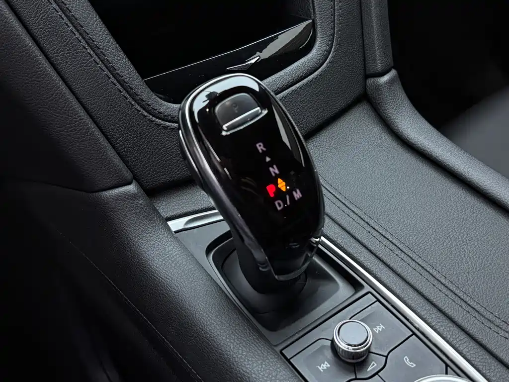 Cadillac XT6 — миниатюра 9