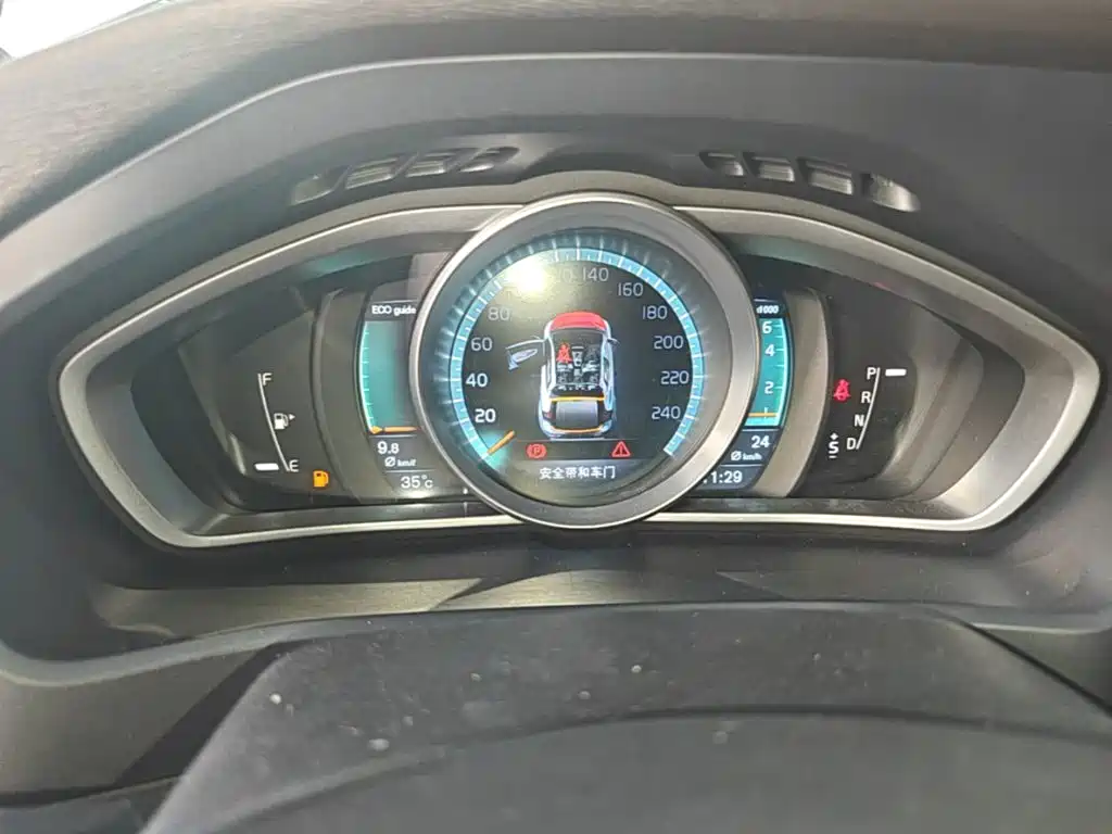 Volvo V40 — миниатюра 16