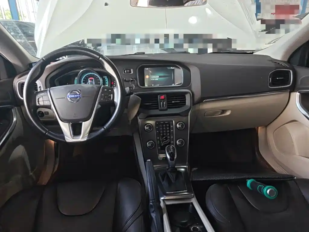 Volvo V40 — миниатюра 14