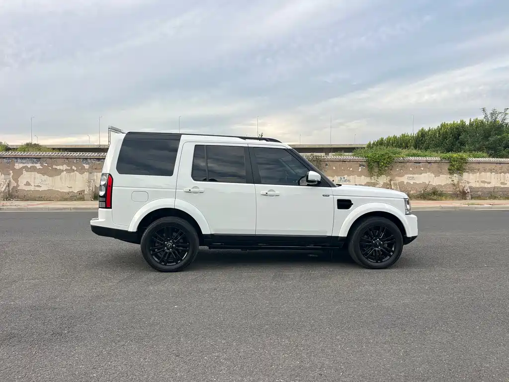 Land Rover Discovery — миниатюра 7