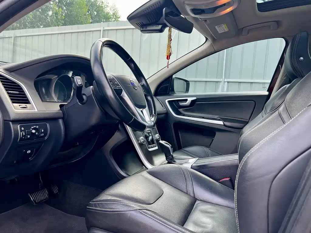 Volvo XC60 — миниатюра 9