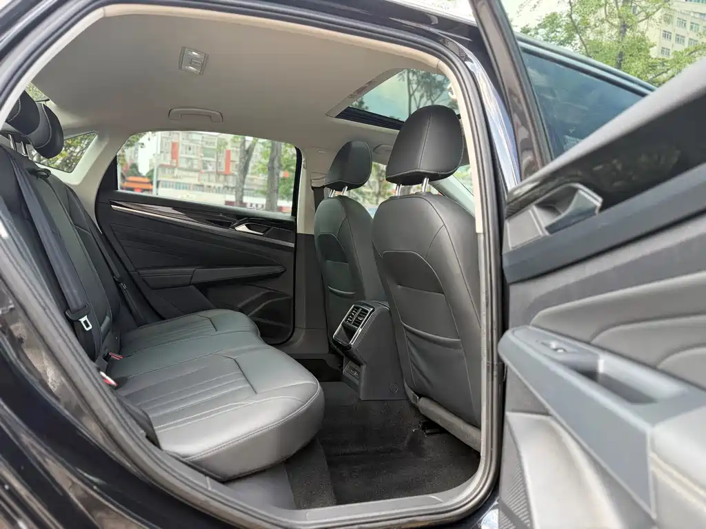 Volkswagen Passat — миниатюра 10