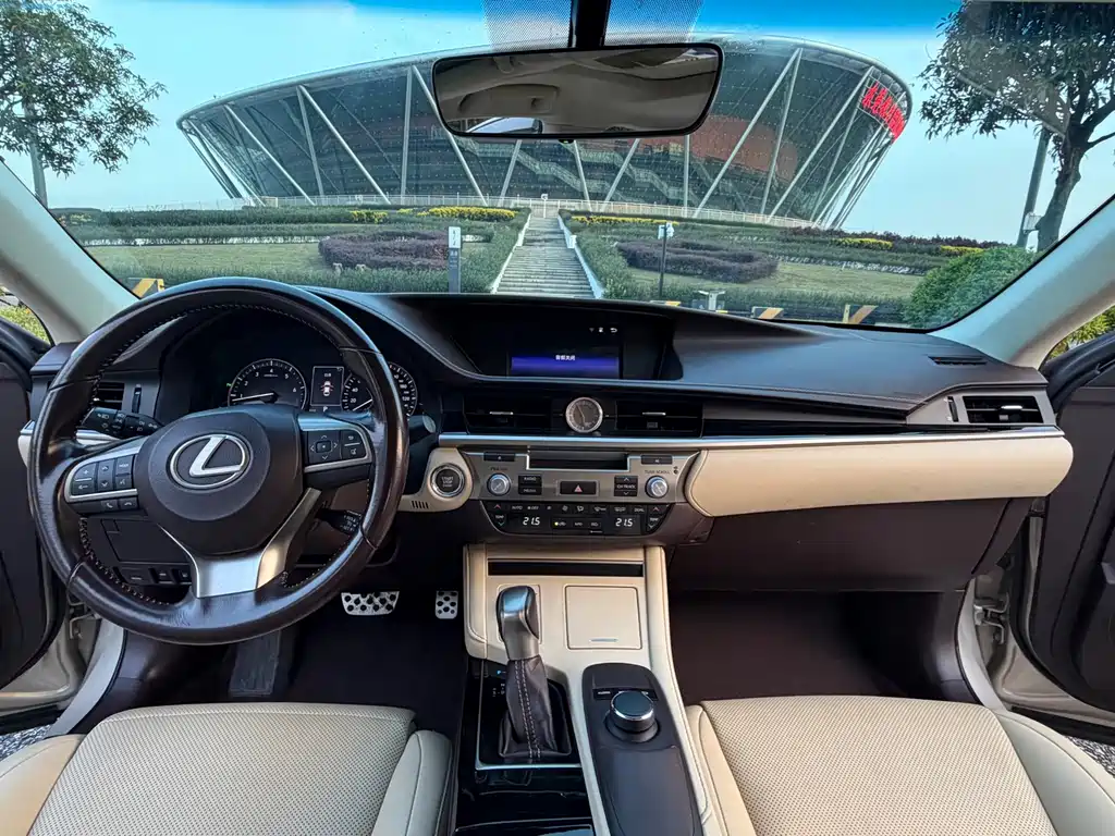 Lexus ES — миниатюра 9