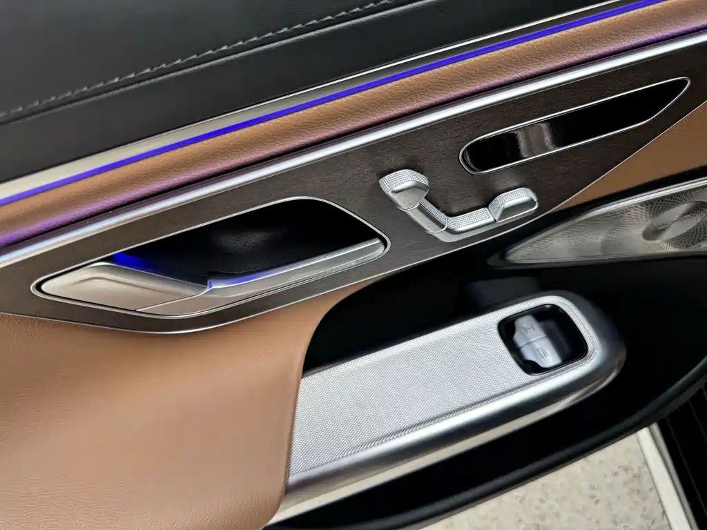 Mercedes-Benz E-Class — миниатюра 35