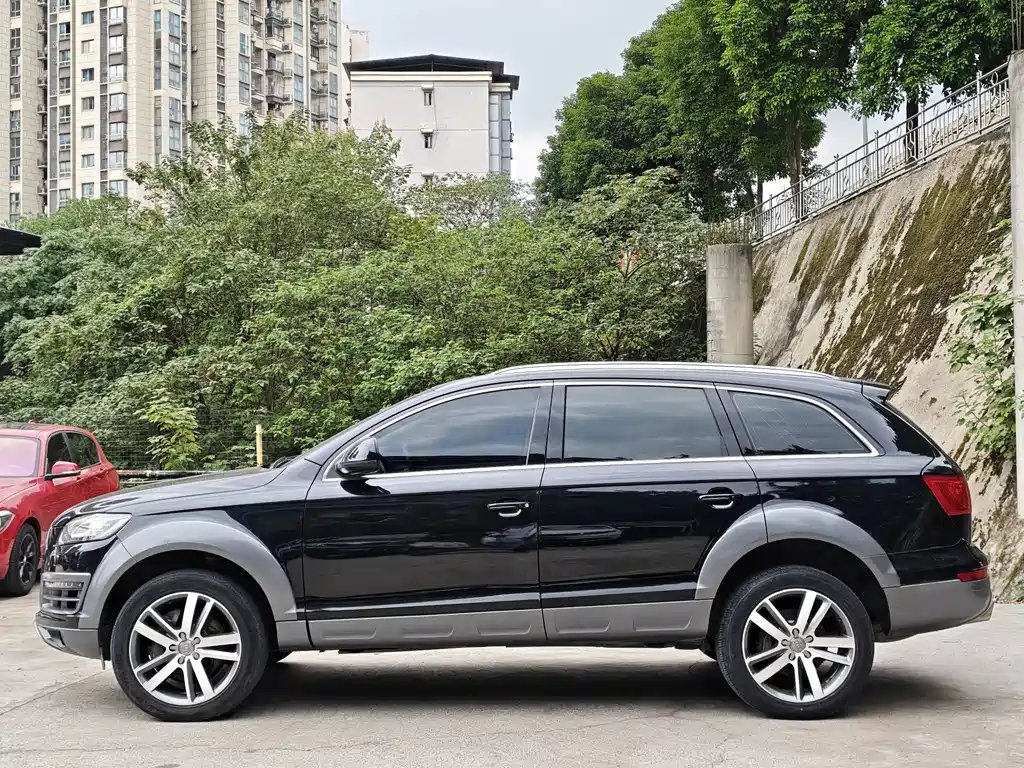 Audi Q7 — миниатюра 3