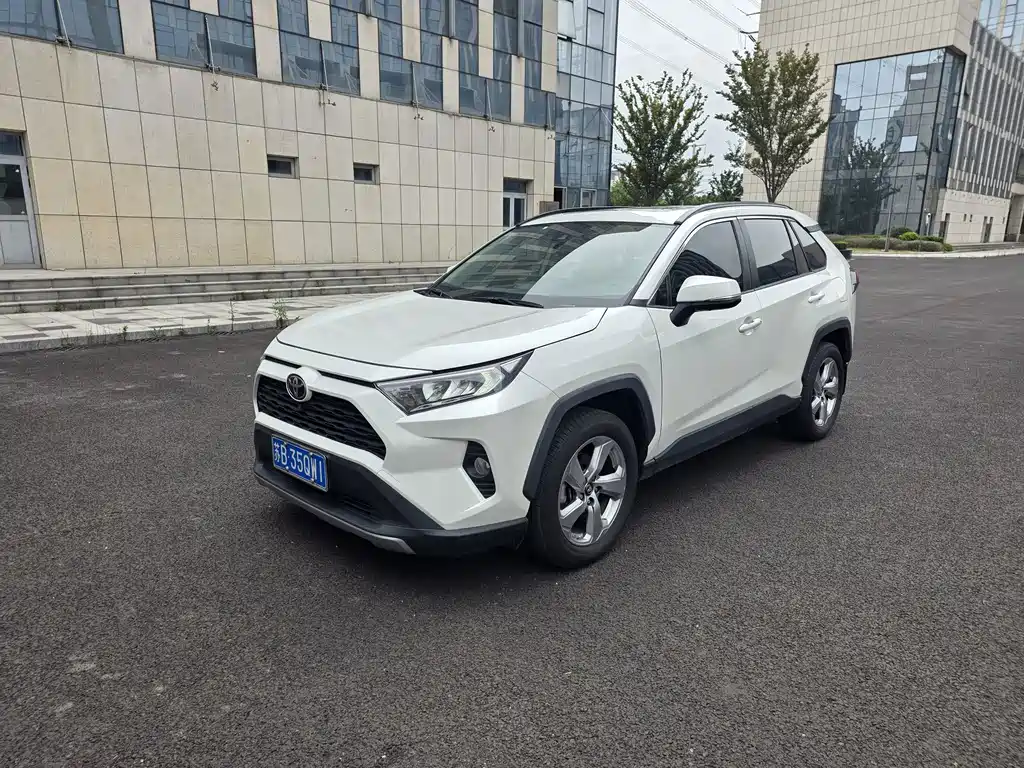 Toyota RAV4 — миниатюра 2
