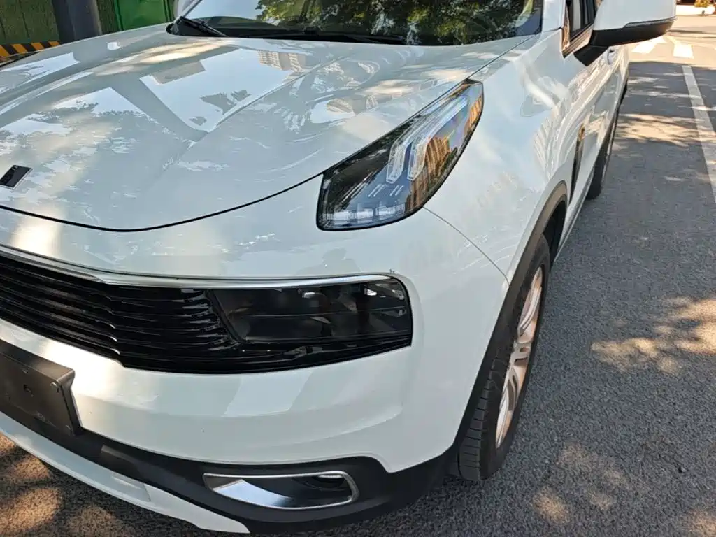 Lynk & Co 01 — миниатюра 24