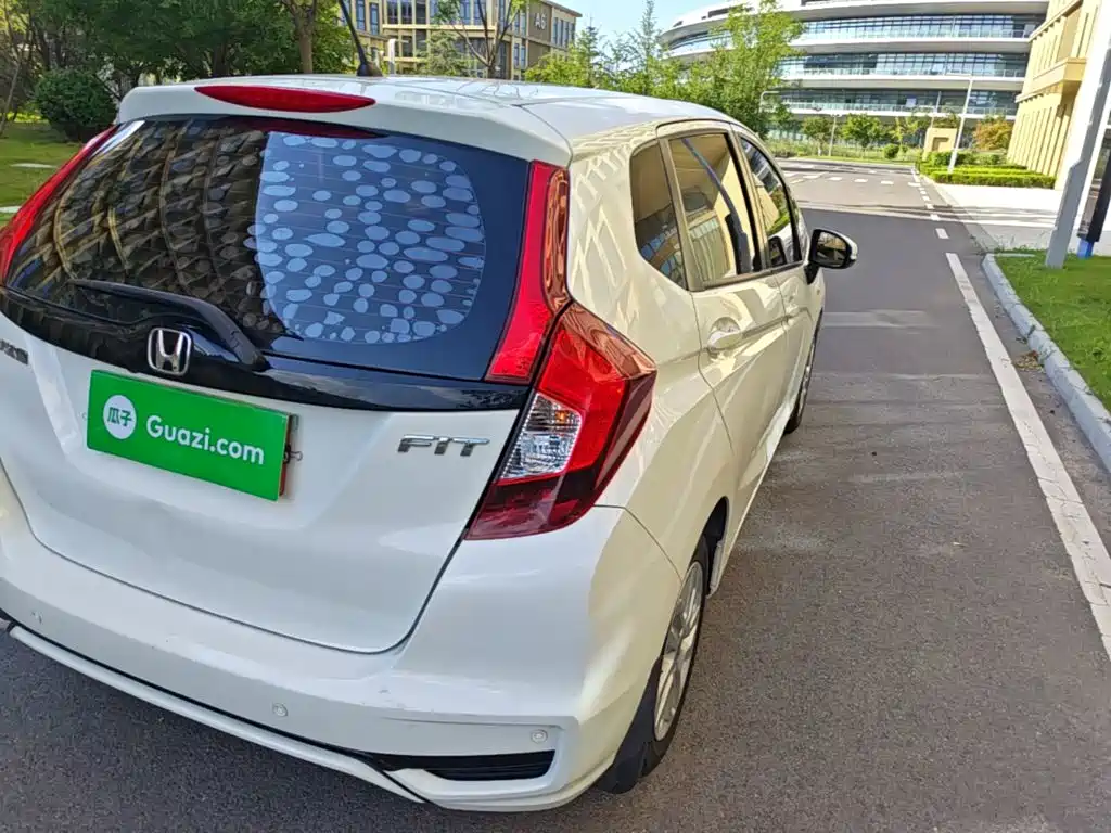 Honda Fit — миниатюра 8