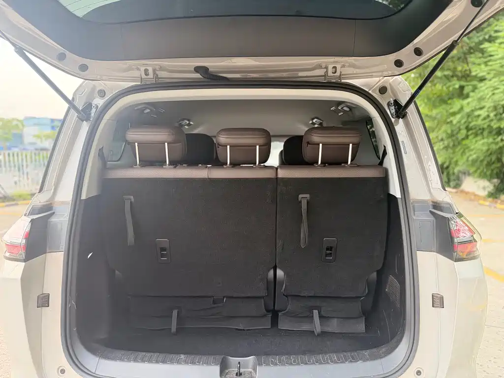 Wuling Xingguang 730 New Energy — миниатюра 18