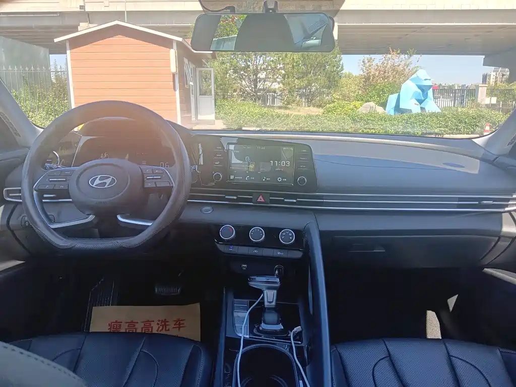 Hyundai Elantra — миниатюра 17