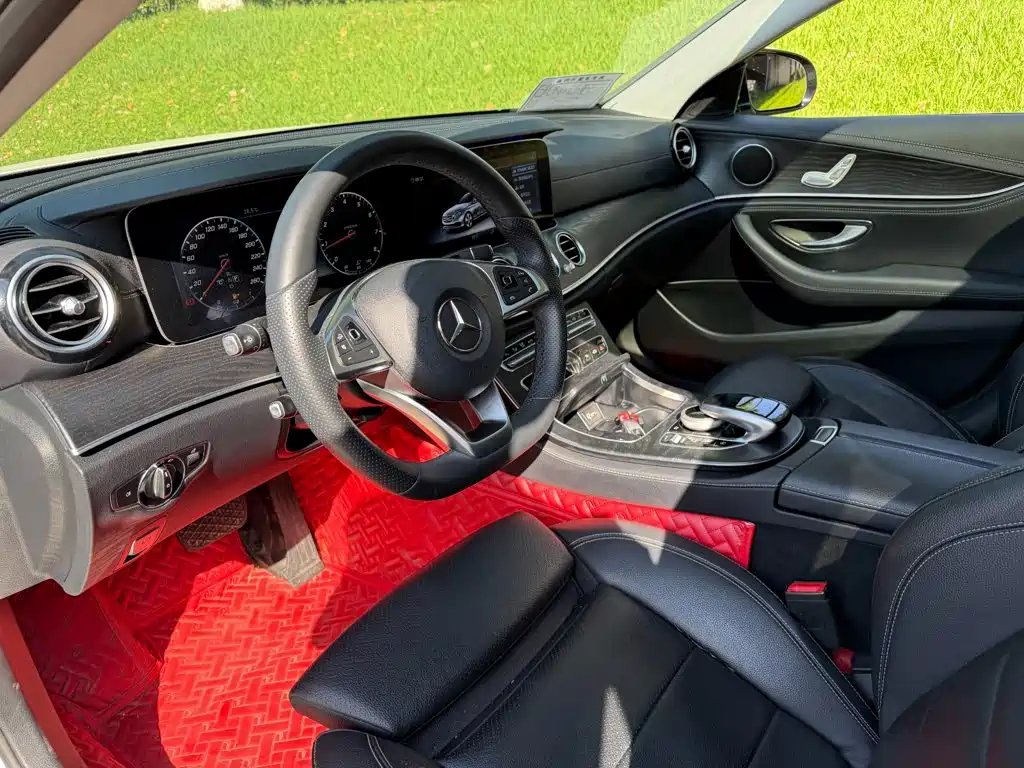 Mercedes-Benz E-Class — миниатюра 7