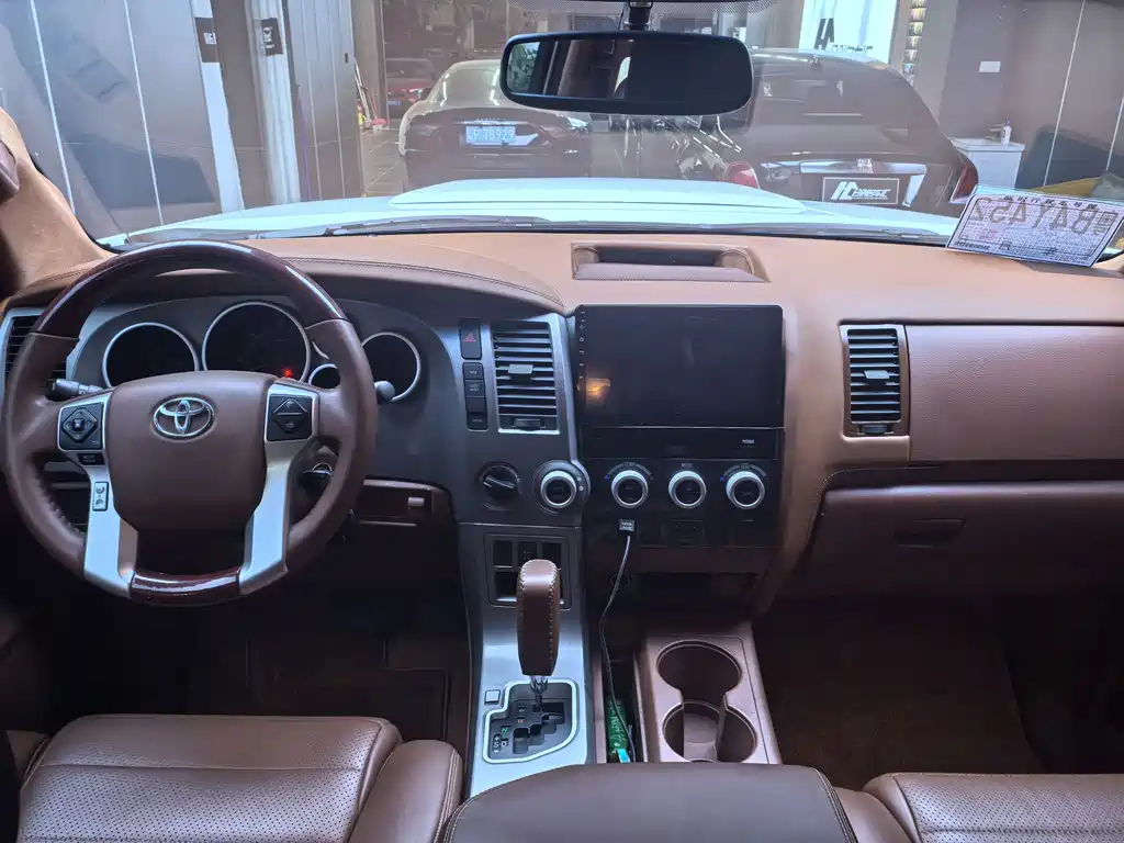Toyota Sequoia 2017 5.7L