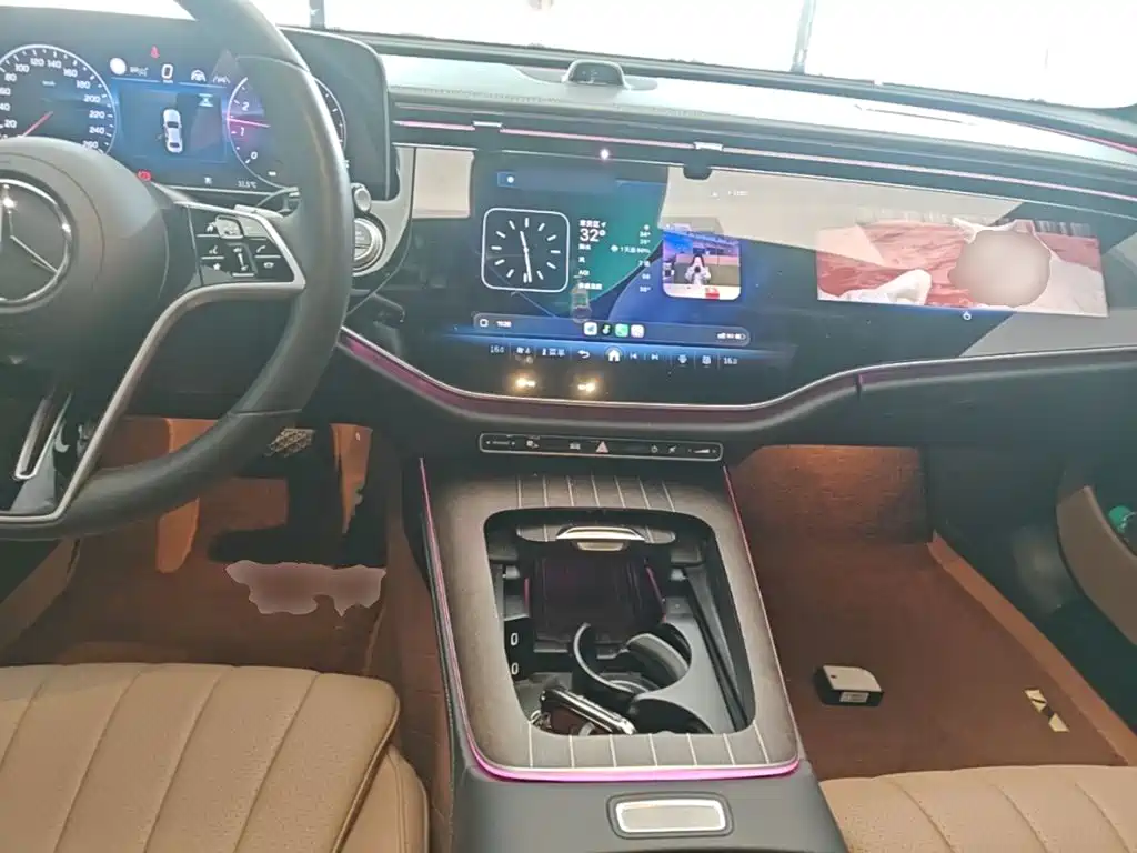 Mercedes-Benz E-Class — миниатюра 10