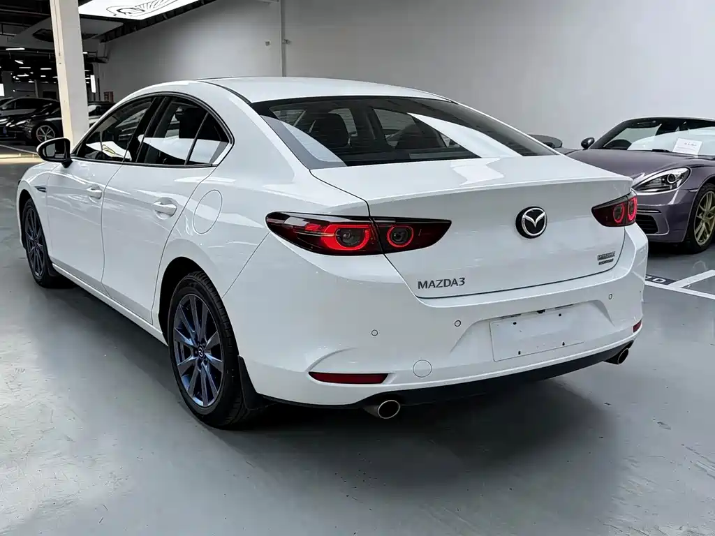 Mazda 3 Axela — миниатюра 11