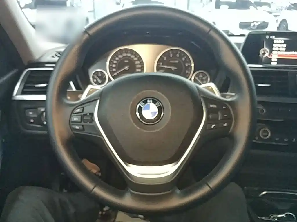 BMW 3 Series — миниатюра 11
