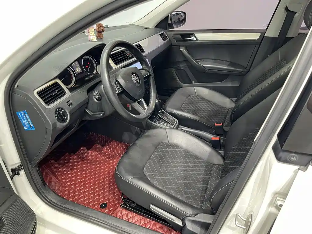 Skoda Rapid — миниатюра 9
