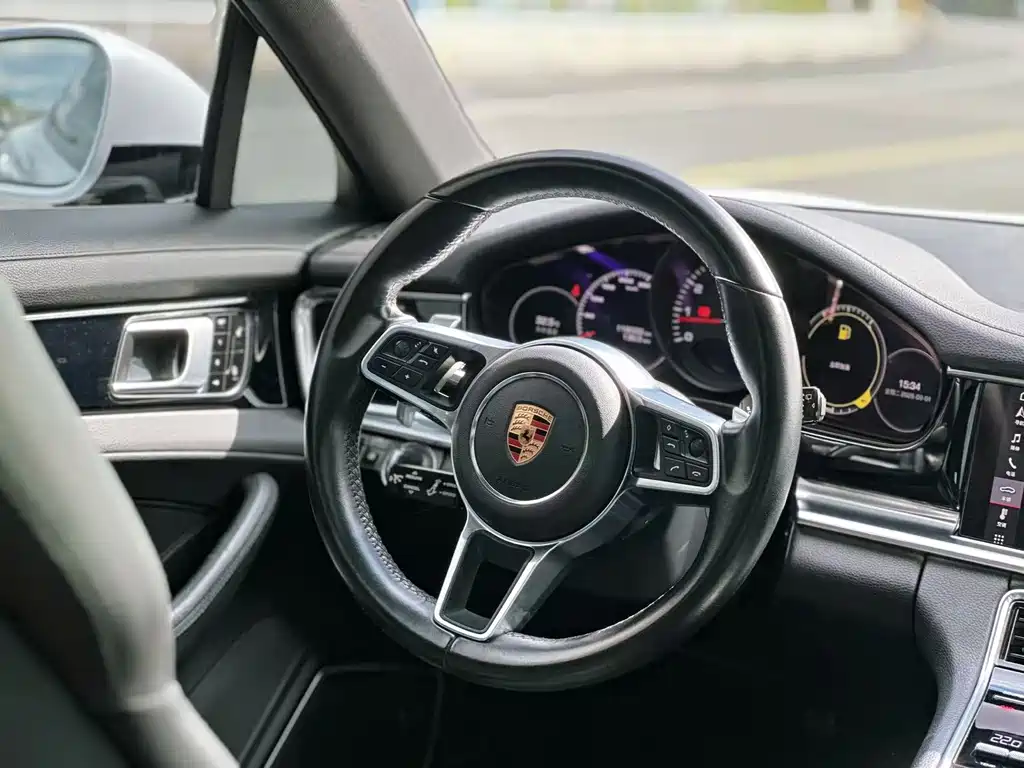 Porsche Panamera — миниатюра 9