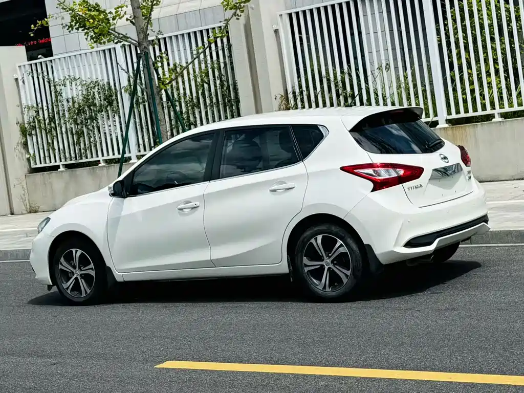 Nissan Tiida — миниатюра 3