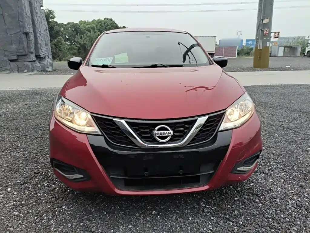 Nissan Tiida — миниатюра 3