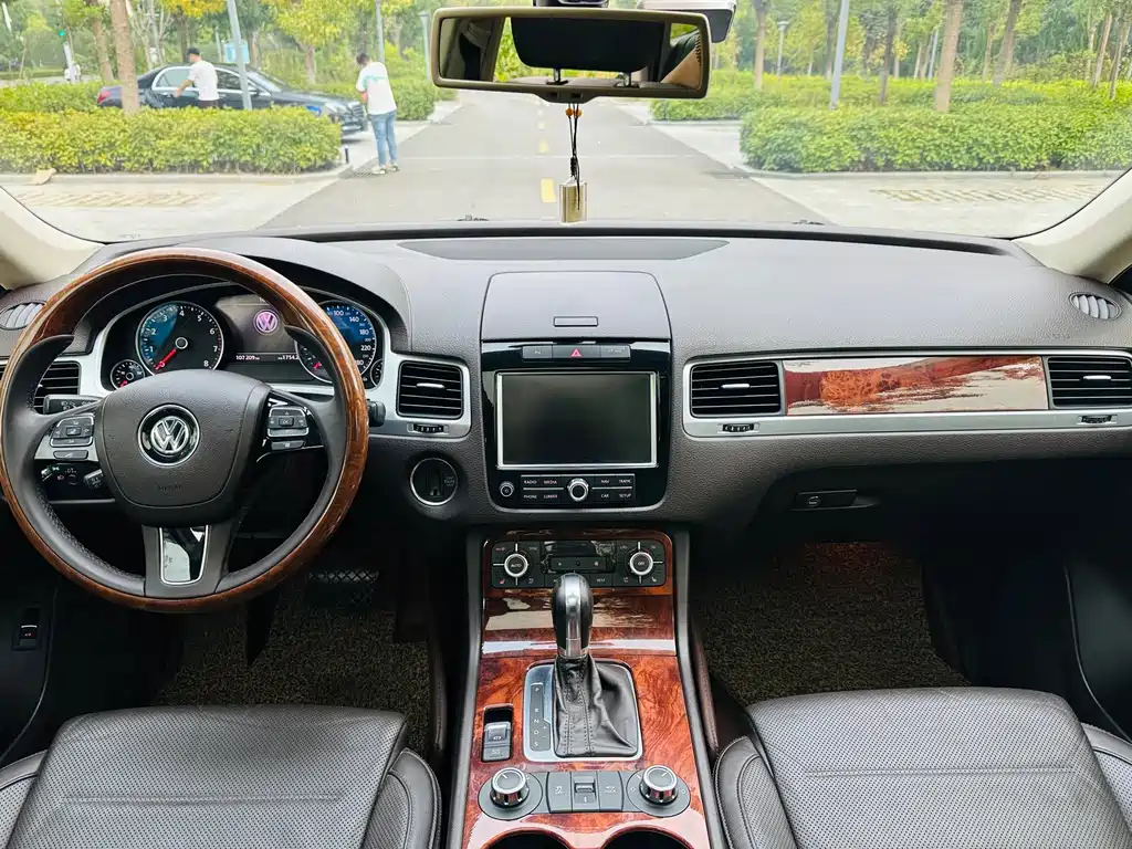 Volkswagen Touareg — миниатюра 9