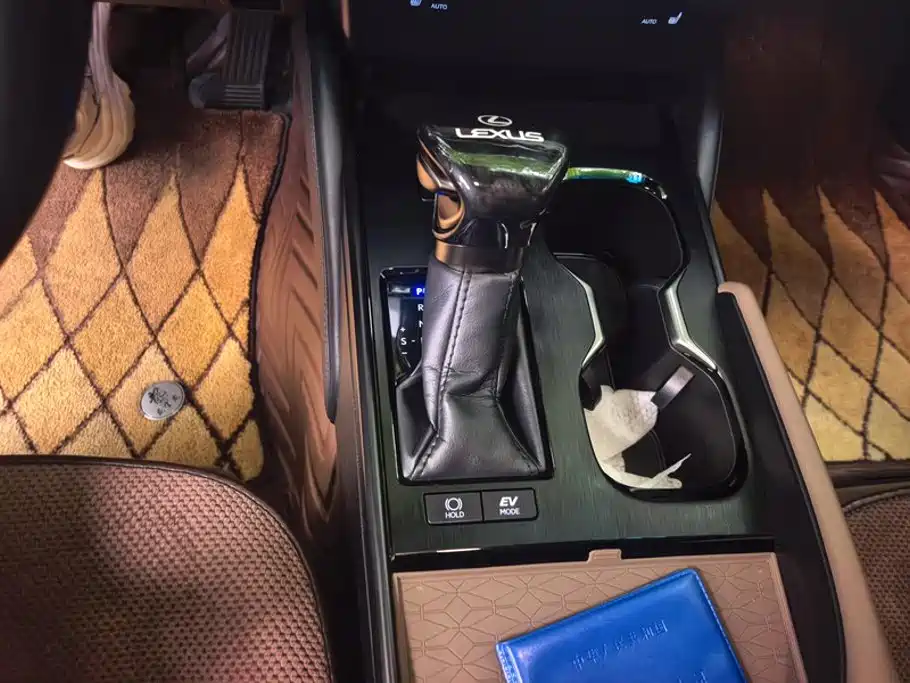Lexus ES — миниатюра 16