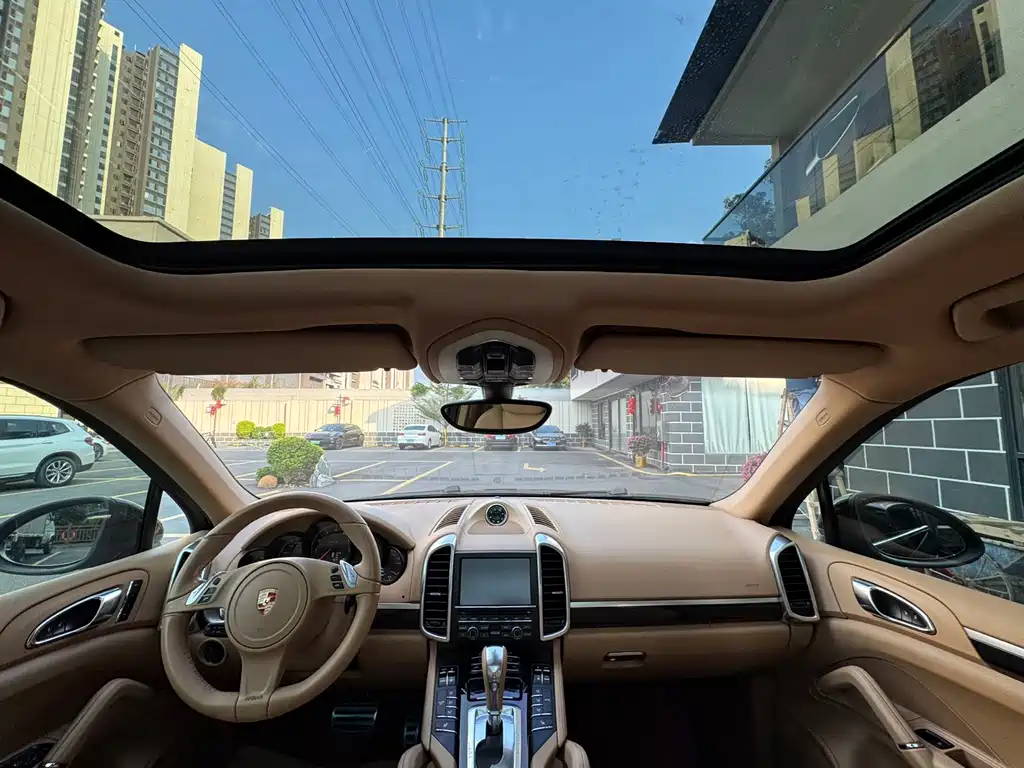 Porsche Cayenne — миниатюра 18