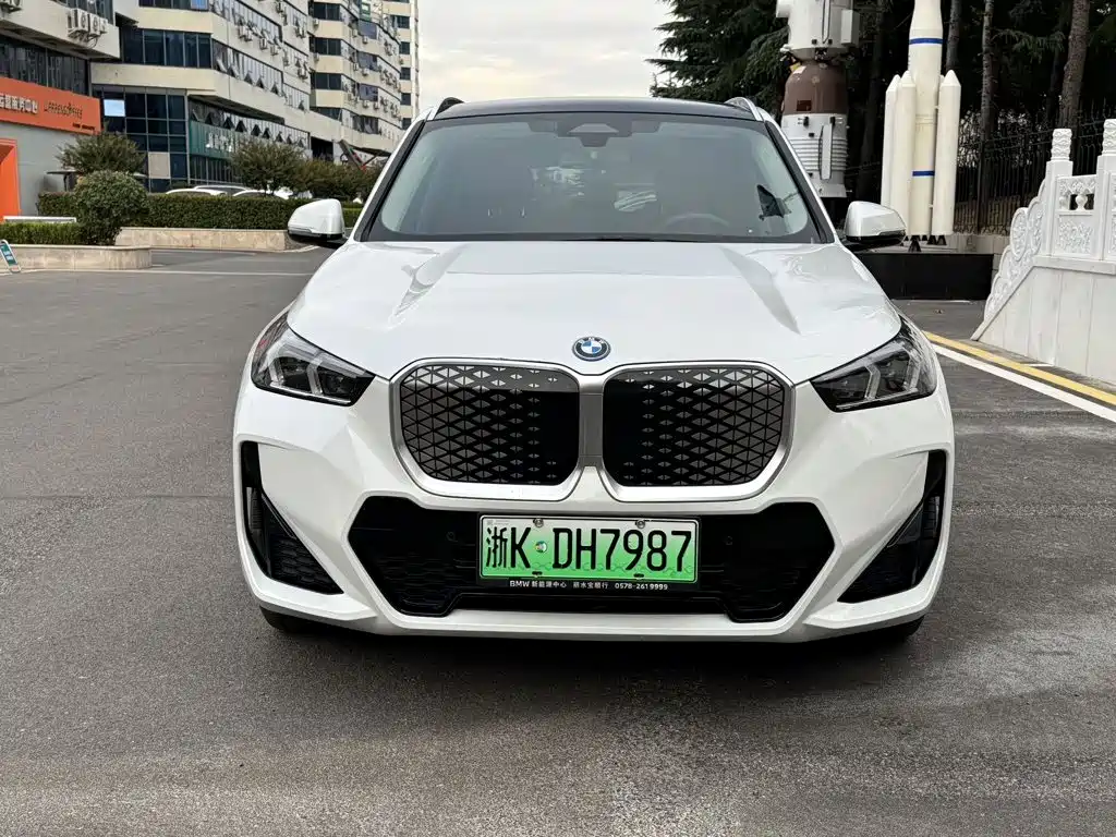 BMW iX1 — миниатюра 2