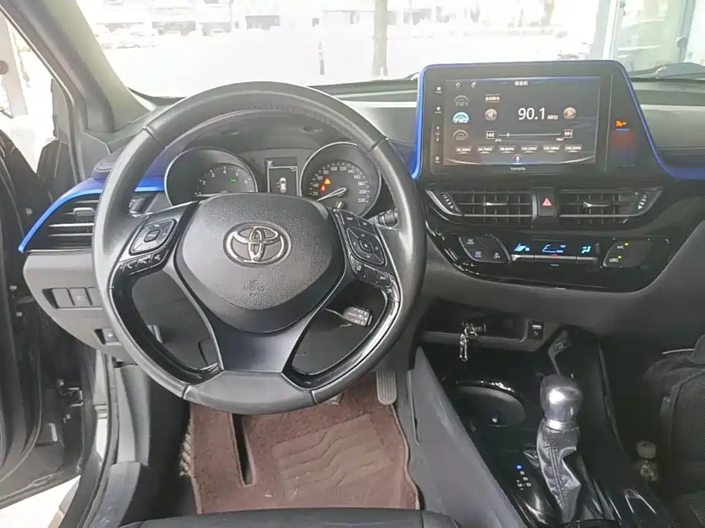 Toyota IZOA — миниатюра 10