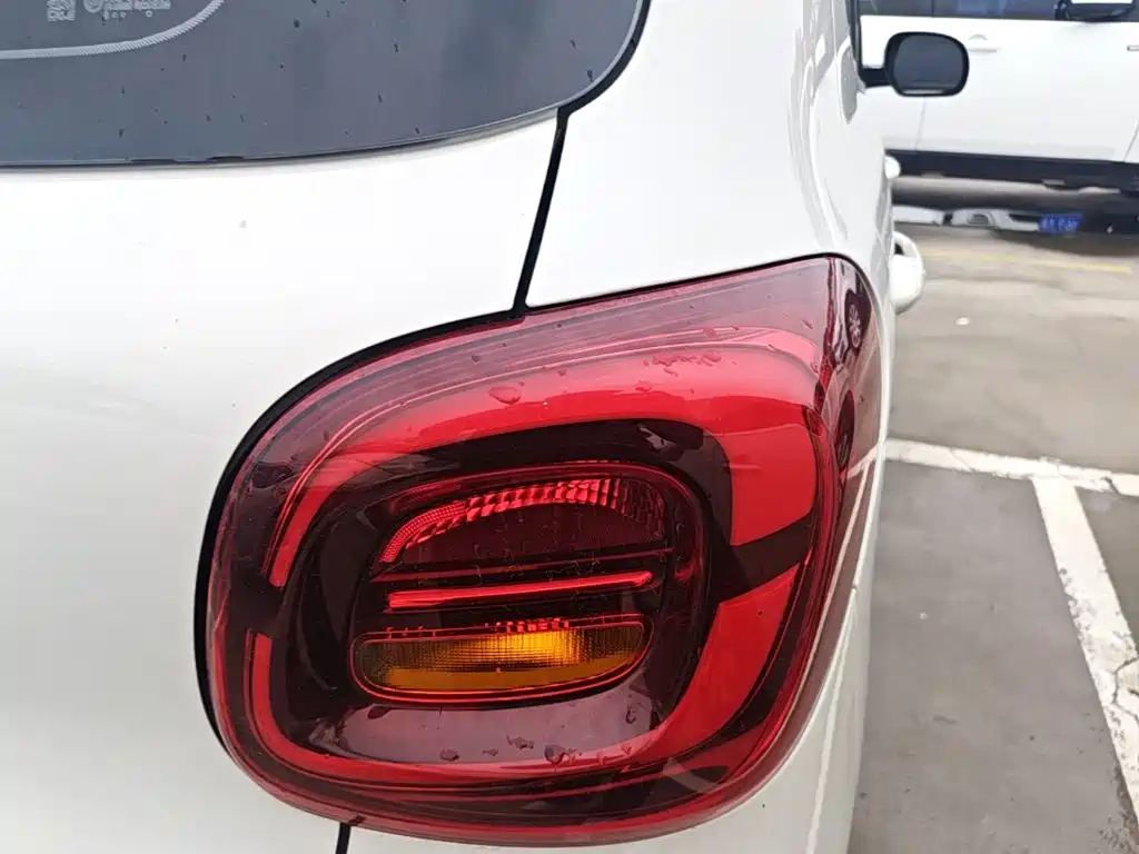 Wuling MINIEV — миниатюра 8