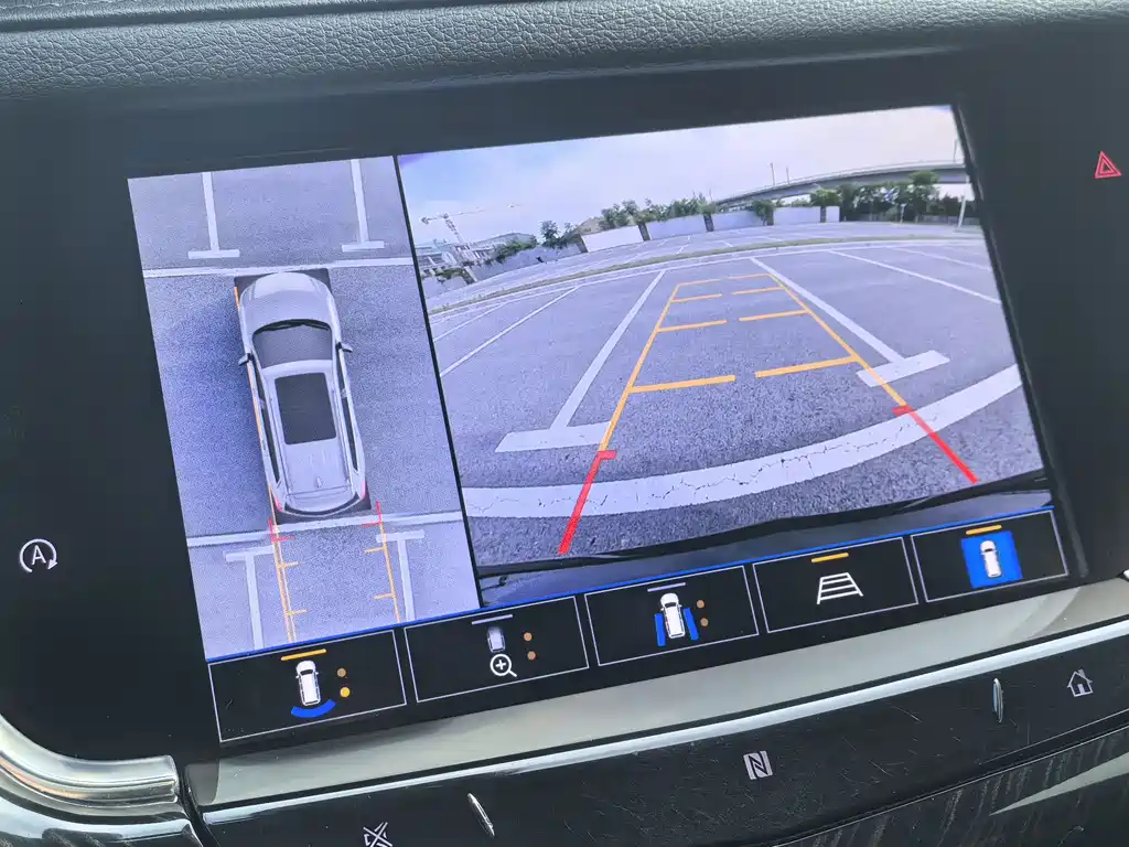 Cadillac XT6 2021 2.0T мест Luxury