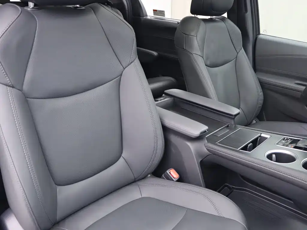 Toyota Sienna — миниатюра 10