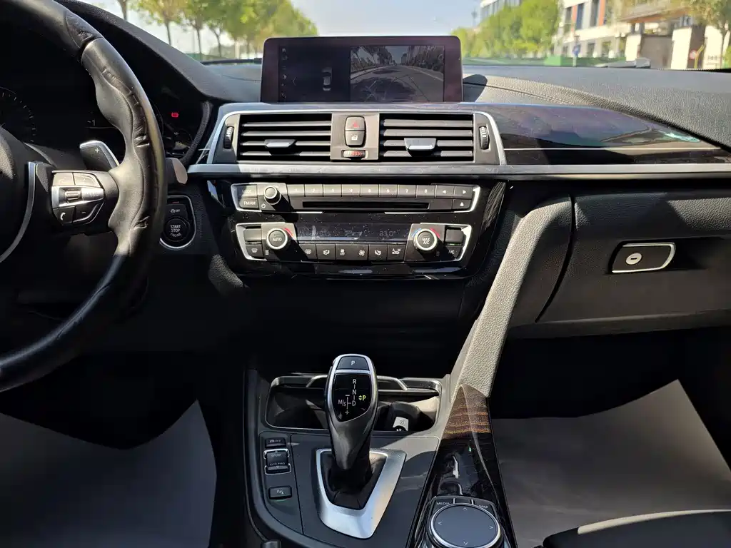 BMW 3 Series — миниатюра 11