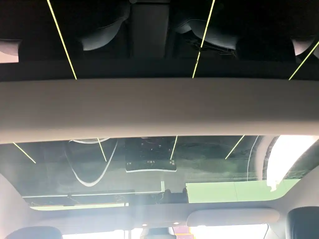 Tesla Model 3 — миниатюра 8